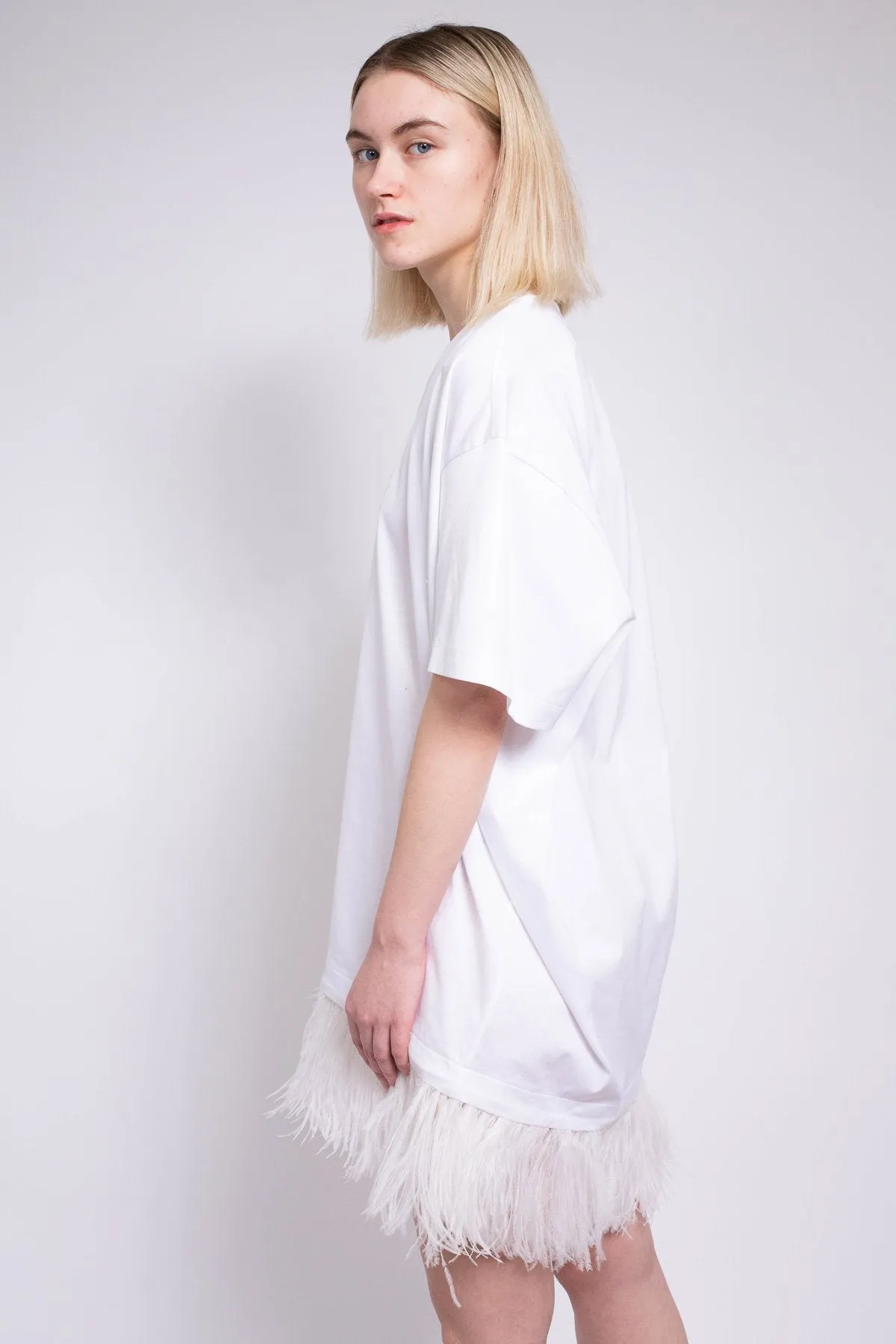 WHITE FEATHER HEM T-SHIRT DRESS