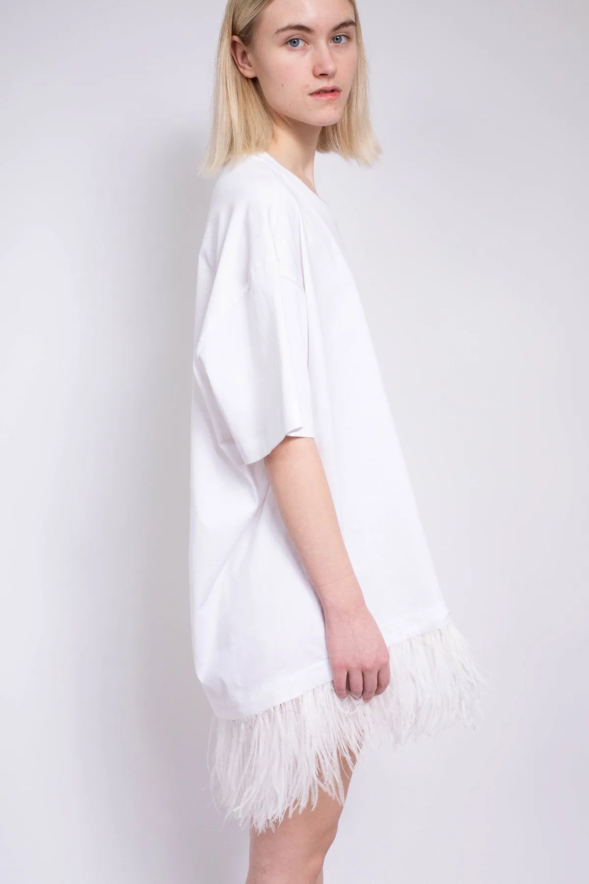 WHITE FEATHER HEM T-SHIRT DRESS