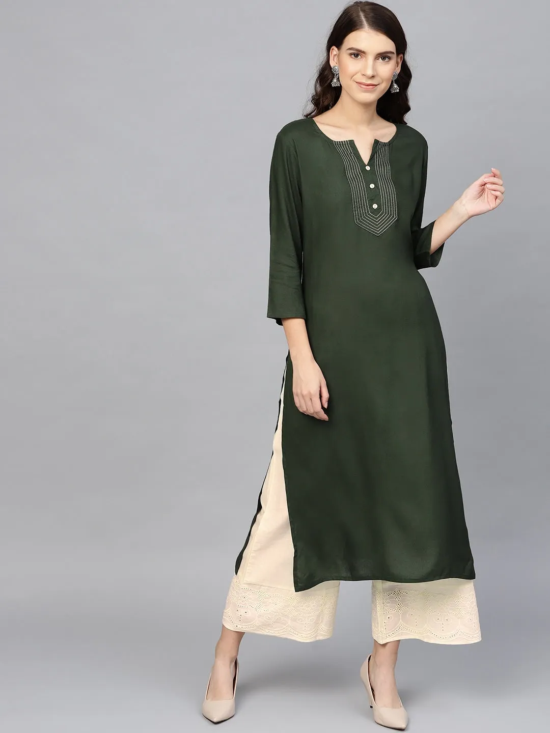 Women Green & Off-White Straight Kurta Set