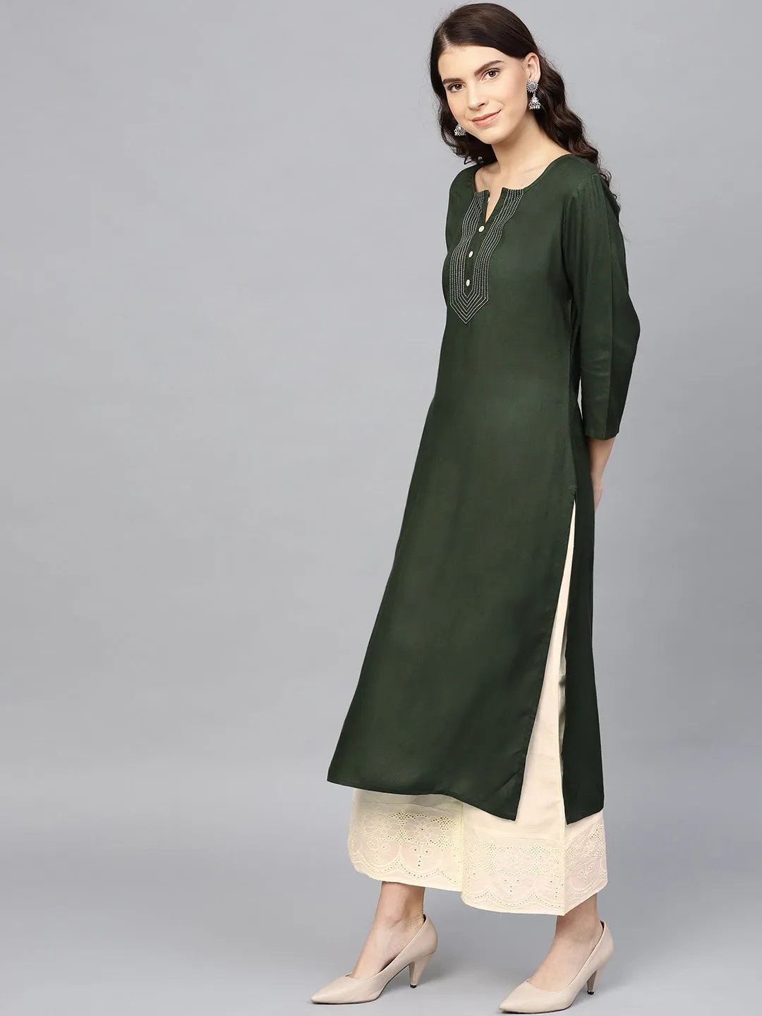 Women Green & Off-White Straight Kurta Set