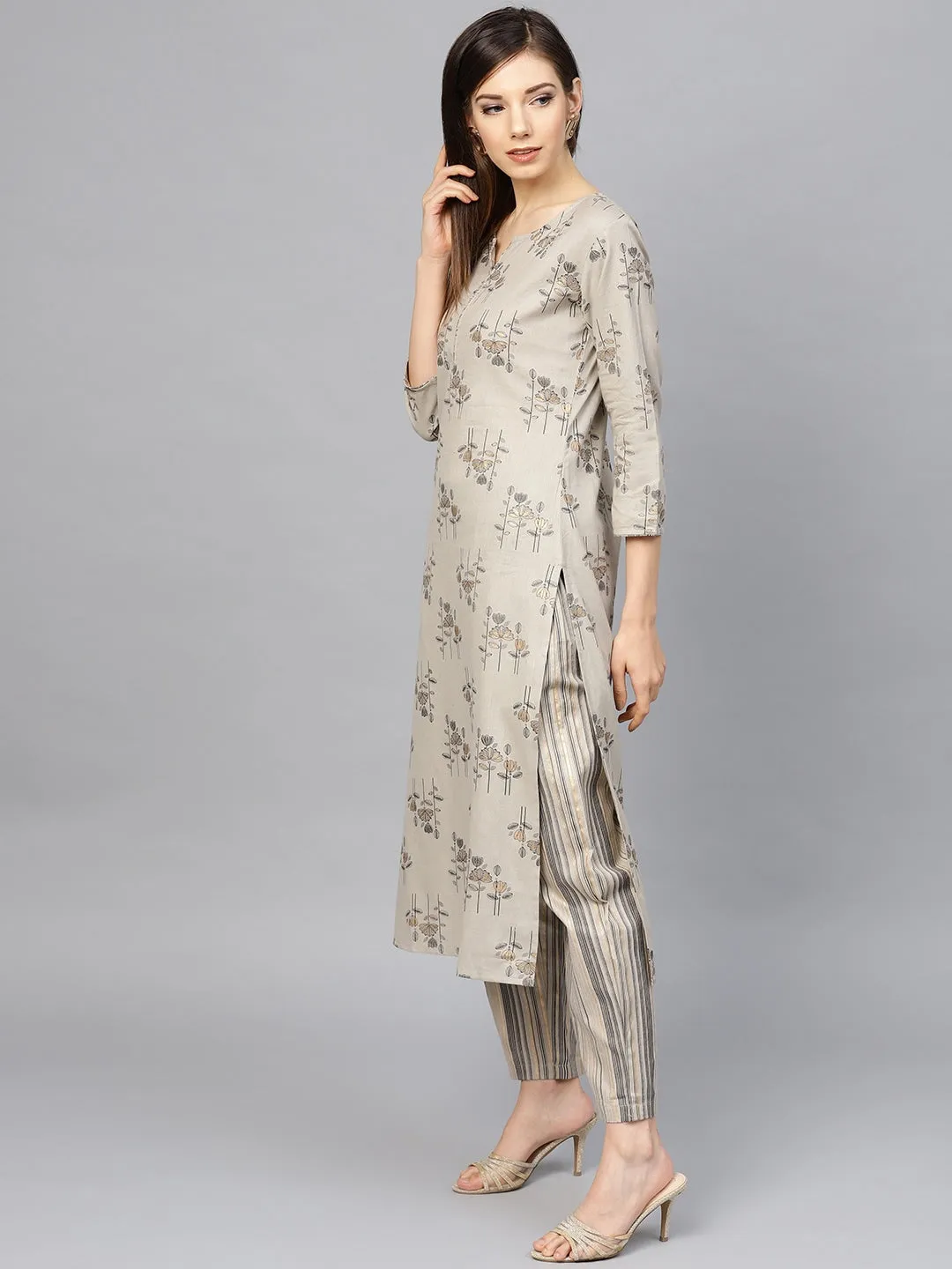 Women Grey & Golden Printed Kurta Set