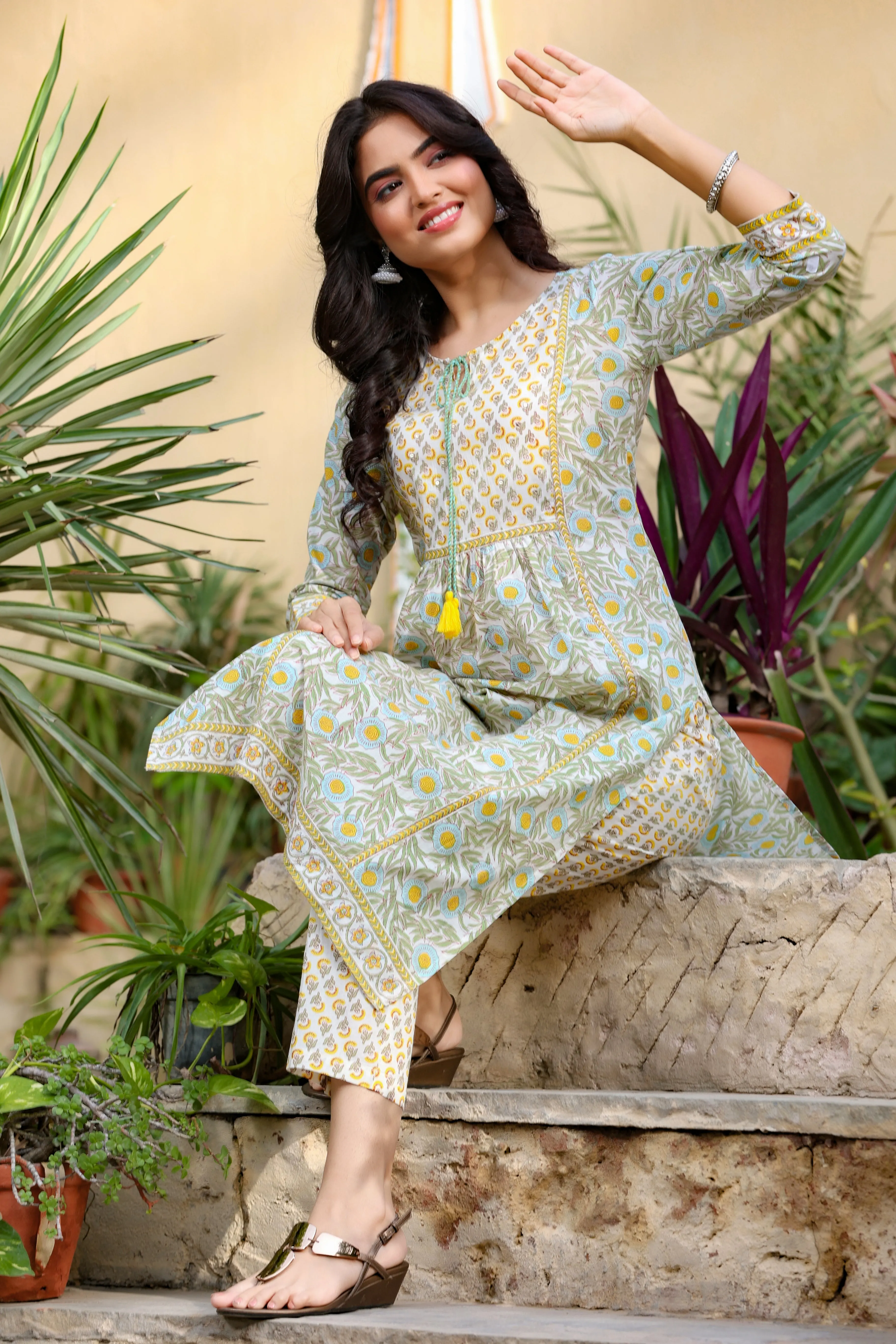 Women Offwhite Printed Kurta Set