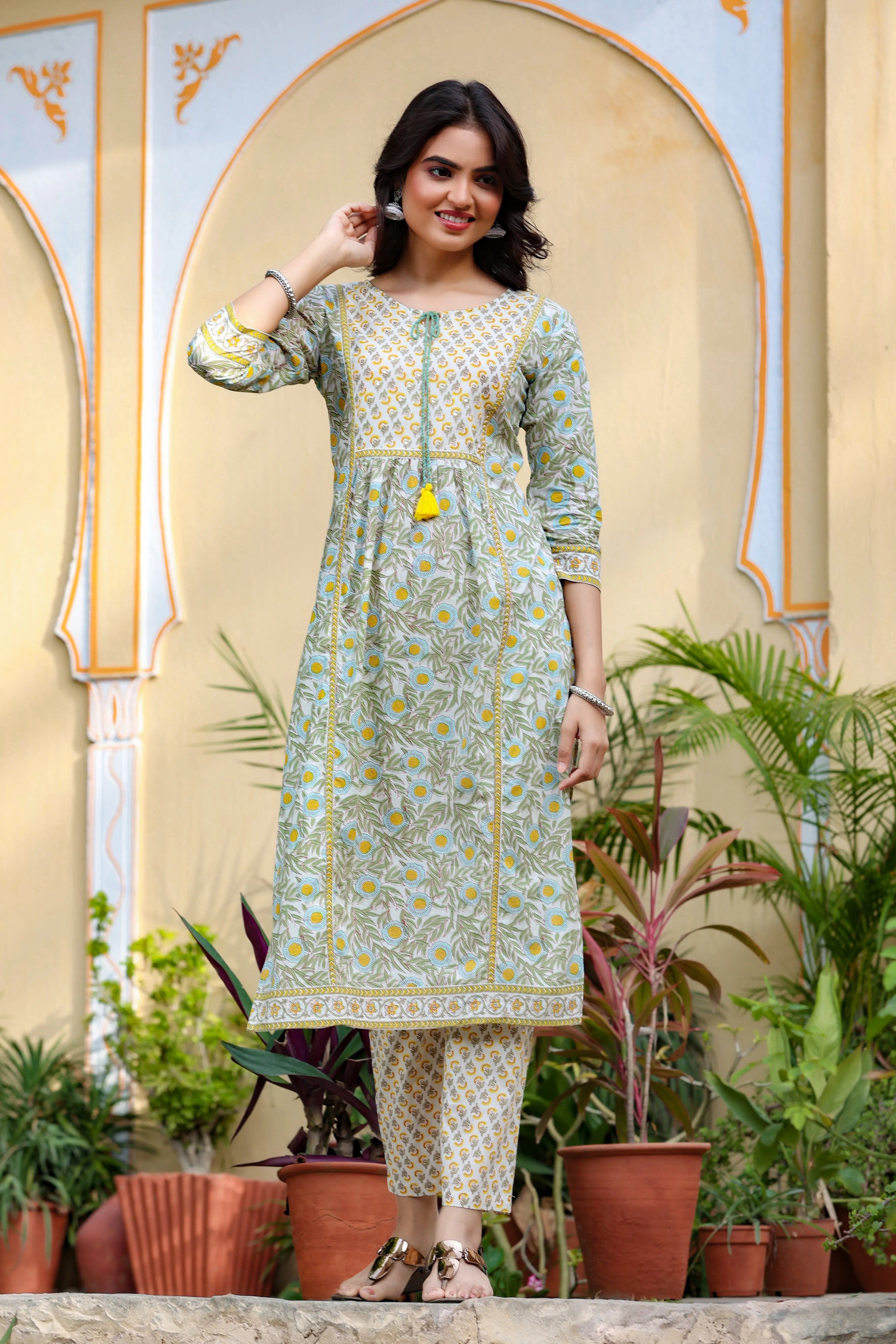 Women Offwhite Printed Kurta Set