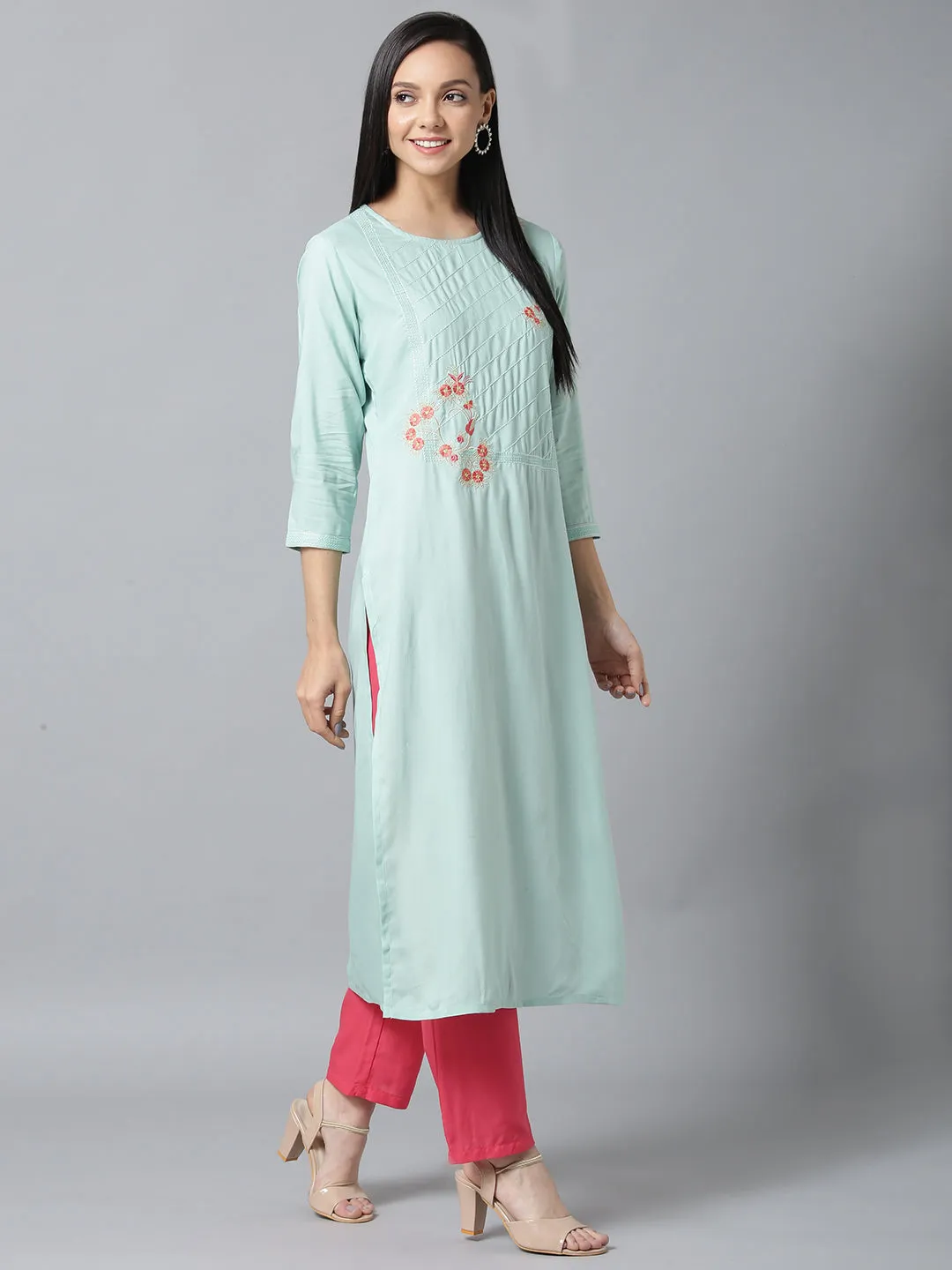 Women Sea Green & Pink Straight Kurta