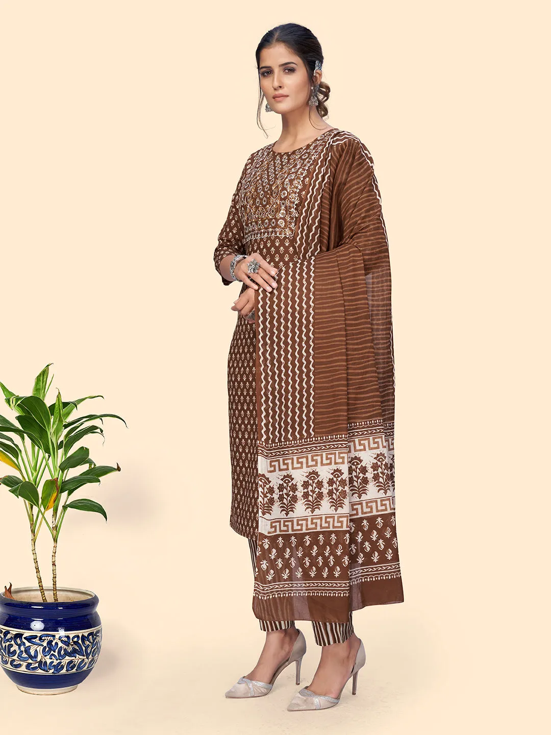 Women'S Print & Embroidered Straight Cotton Brown Stitched Kurta Pant With Dupatta