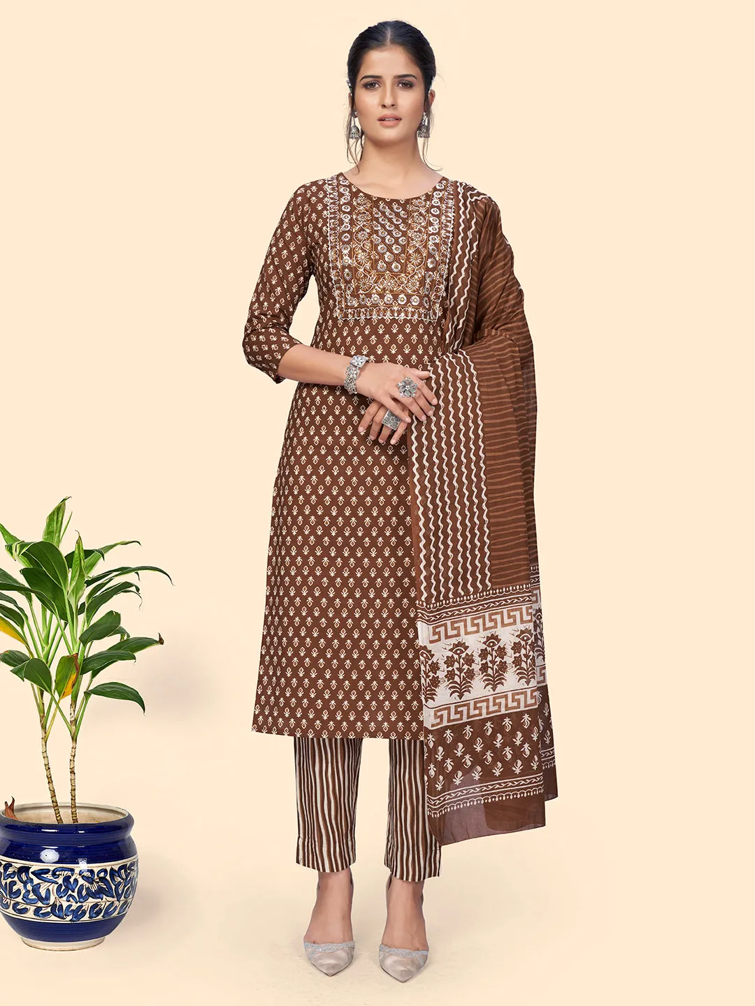 Women'S Print & Embroidered Straight Cotton Brown Stitched Kurta Pant With Dupatta