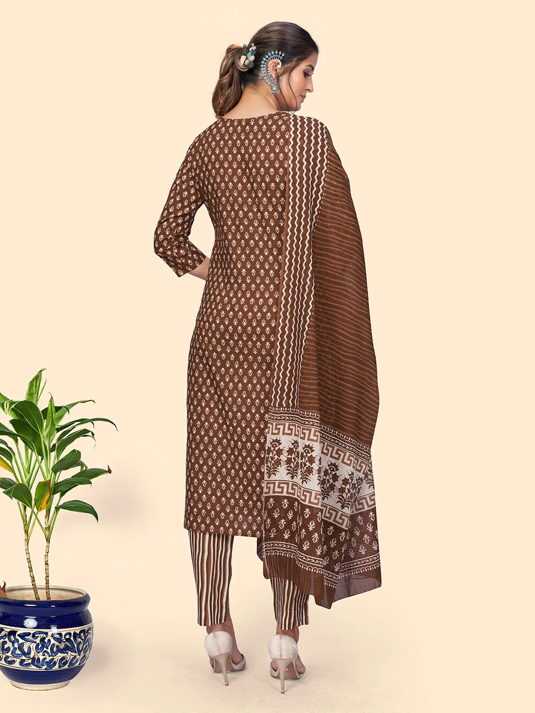 Women'S Print & Embroidered Straight Cotton Brown Stitched Kurta Pant With Dupatta