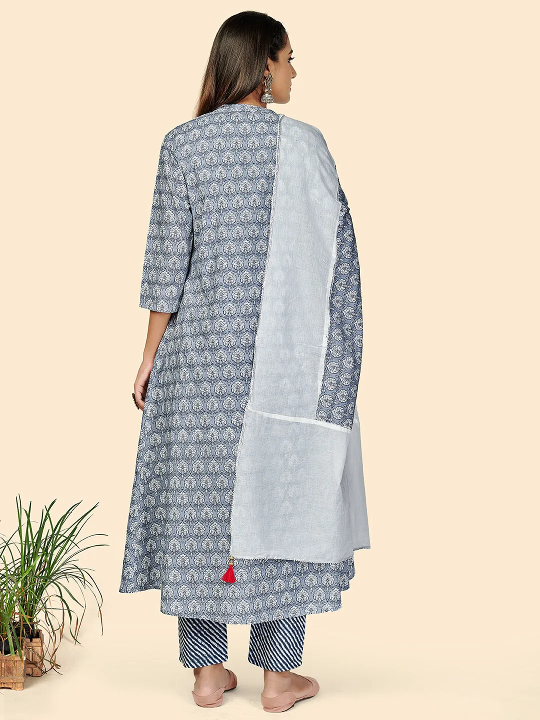 Women'S Print & Hand Work Straight Cotton Grey Stitched Kurta Set (Pack Of 4)